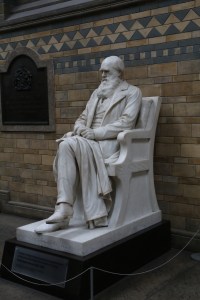 Charles Darwin. He's also on the 10 pound bill.