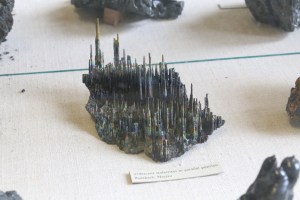 Iridescent stalactites