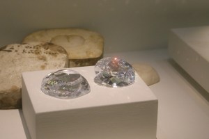 Models of the famous Koh-i Noor diamond - original size and after cutting