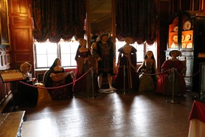 Henry VIII and his six wives (L-R, in order of marriage) Catherine of Aragon, Anne Boleyn, Jane Seymour, Anne of Cleves, Catherine Howard and Catherine Parr.