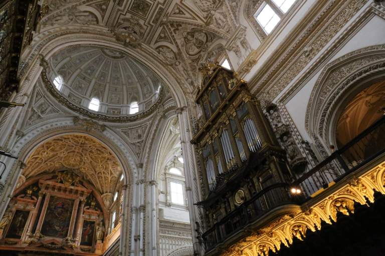 The organ, altar and choir in the Cathedral