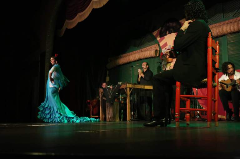 The flamenco performances in Seville alternated between individual dances and group dances.