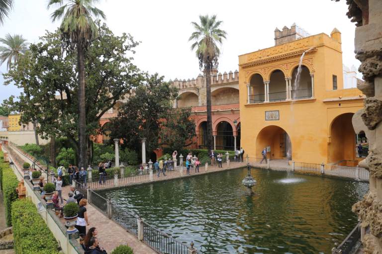 The view of the rear of the palace through the gardens