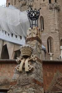 Monument outside the Sagrada Familia commemorating its beginning in 1882