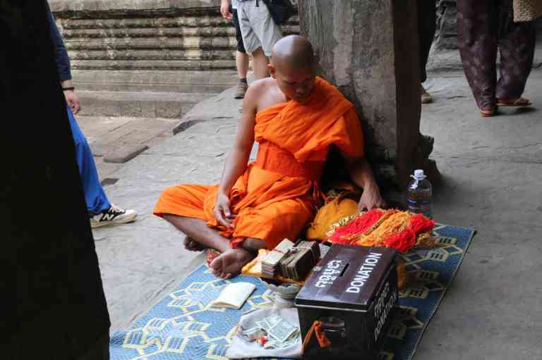 AngkorWatMonkeys22