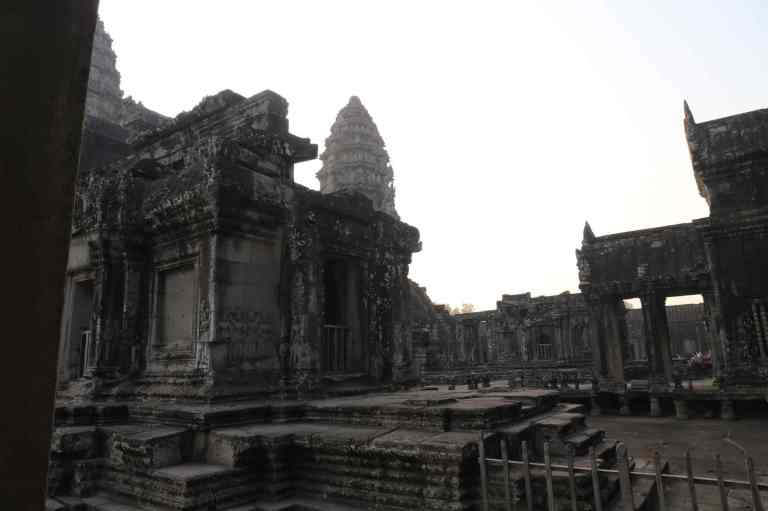 AngkorWatMonkeys9