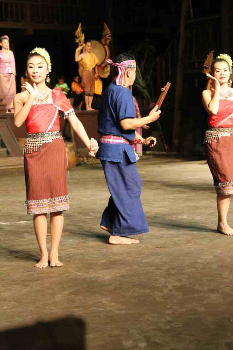 ThaiVillageDance18