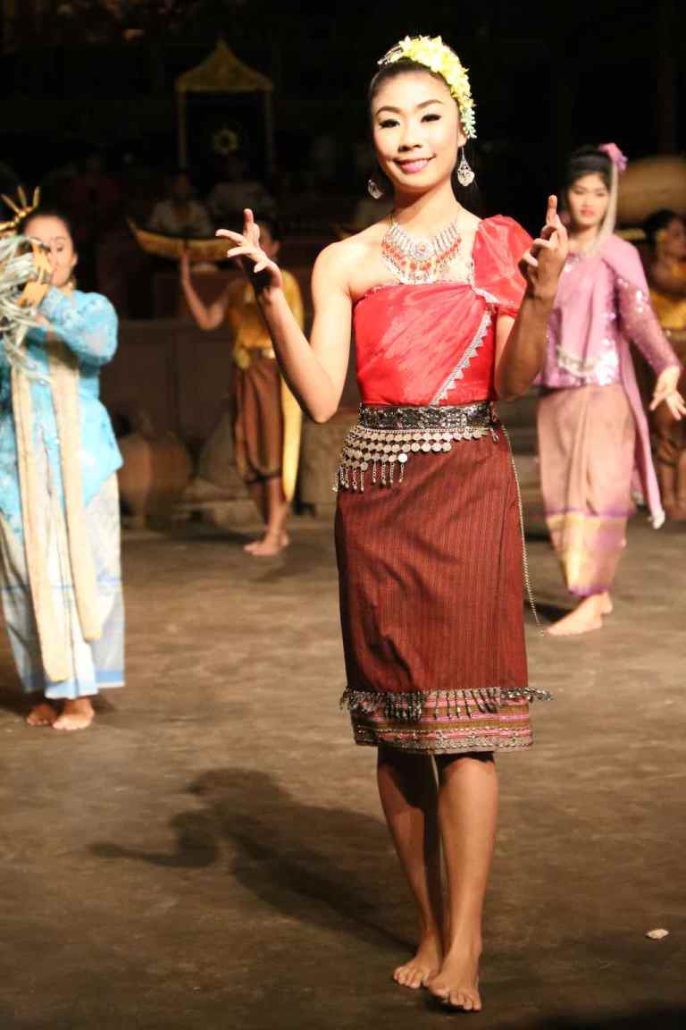 ThaiVillageDance21