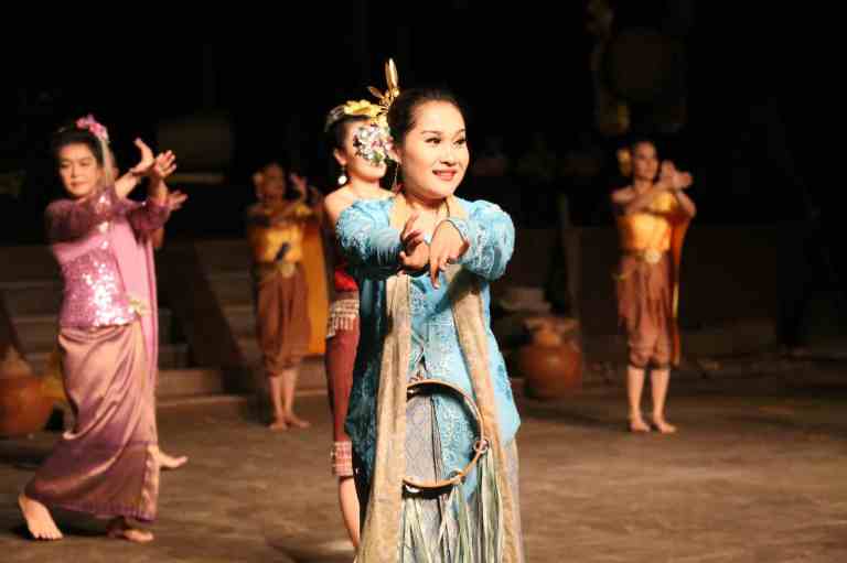 ThaiVillageDance23