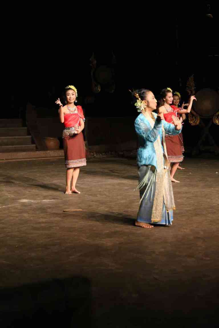 ThaiVillageDance25