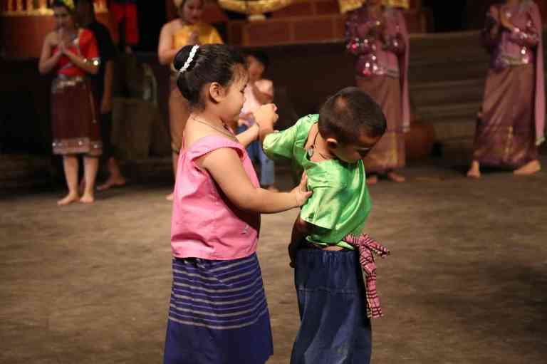 ThaiVillageDance28