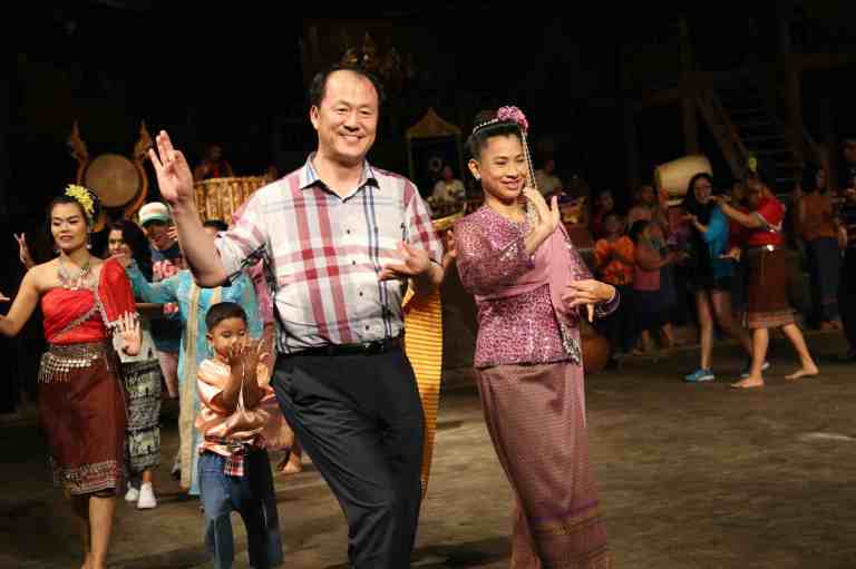 ThaiVillageDance30