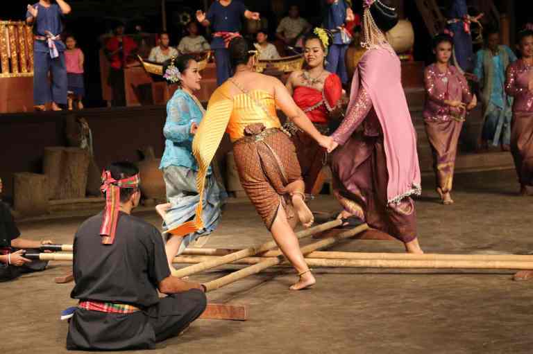 ThaiVillageDance36