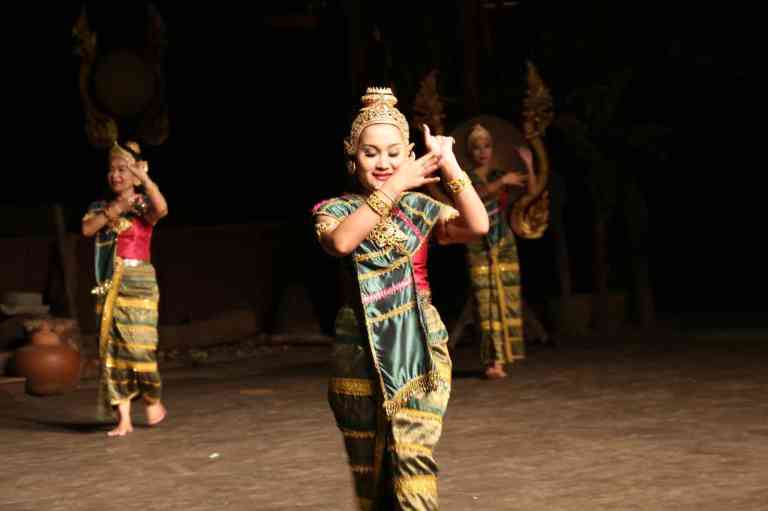ThaiVillageDance6